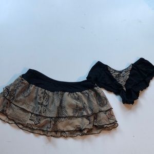 EUC skirt and matching underwear size xs